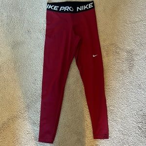 Nike Pro Women’s Mesh Red Leggings Size Medium